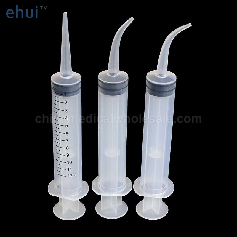 Disposable medical flushing elbow syringe