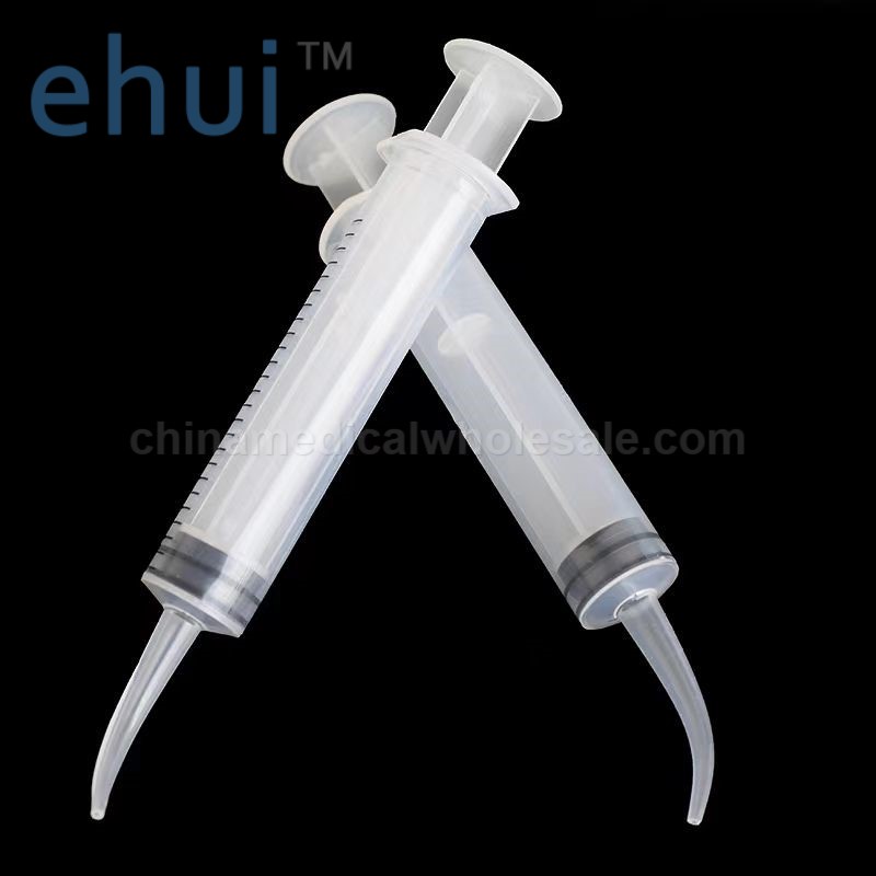 Disposable medical flushing elbow syringe